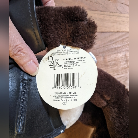 VTG 1992 Taz Tasmanian Devil Plush in Motorcycle Jacket - Picture 5 of 7